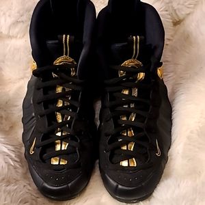 Nike Air Foamposite Pro size 10.5